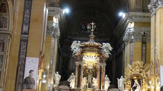 サンタ マリア イン トランスポンティーナ教会