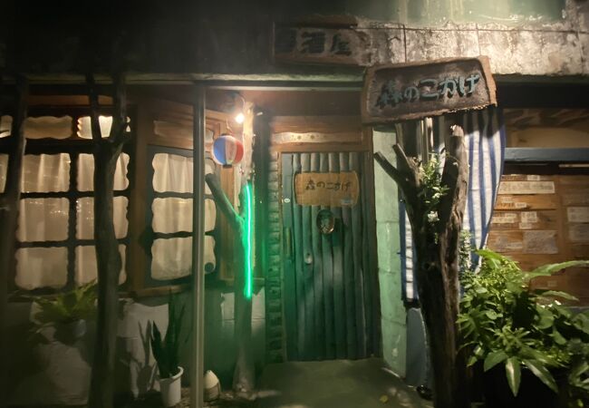 混んでないが美味しいし、接客もよい。