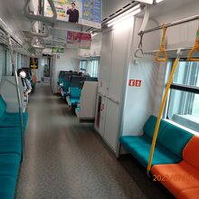 発車まで13分もあるので席は空いています