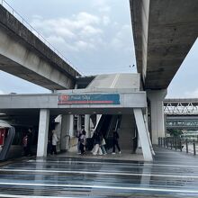 パサール スニ駅