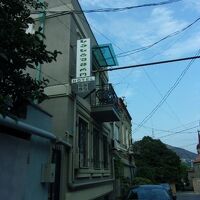 メトロのアブラヴァリから歩いてすぐです