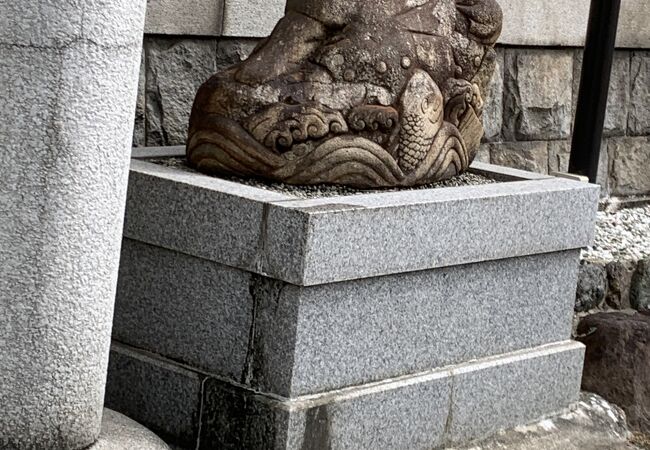 初春の三日間にわたる「十日えびす大祭」でにぎわいます。