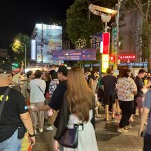 民生西路に出ました