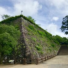 千人殺しの石垣