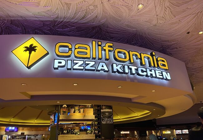 カリフォルニア ピザ キッチン