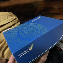 バスの中で提供された、機内で食べられるはずだった機内食