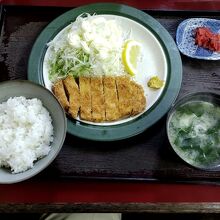 つるや食堂