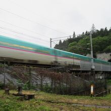 トンネルと新幹線