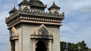 ラオスの凱旋門