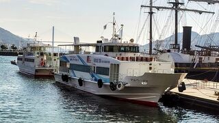 やまさ海運の軍艦島クルーズのオススメ座席は、進行方向右側の窓側席です