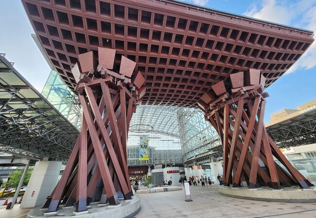 城下町の駅らしく