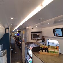 競争原理が働いて車内サービスは日本より良い