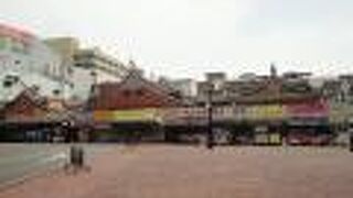 意外と広い境内