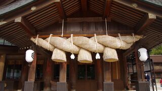 大社と呼ぶべき風格と歴史