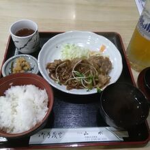 次は、焼肉定食