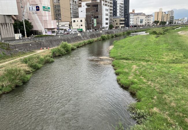 中の橋と上の橋を渡りました。