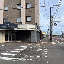 函館駅側のホテル入口