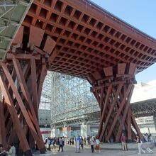 昼すぎ、よこから撮影