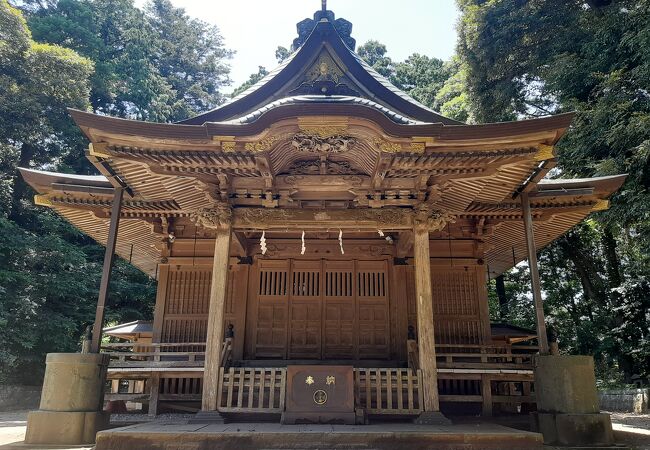 佐原の大祭で知られる、１７世紀造営の神社