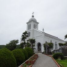 丘の上に建つ大江教会