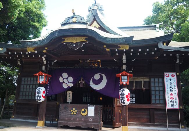 千葉神社の中に有る天神様です