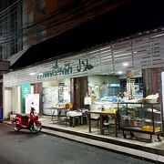 チェンマイ　カオソーイの有名店の一つ。