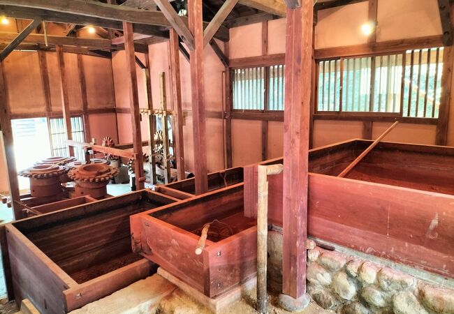 ベンガラの製造工程がよく分かる