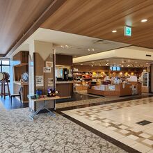 ロビー、売店