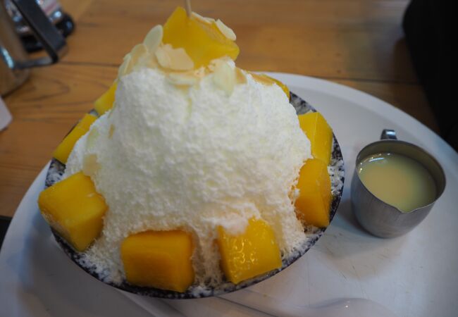 ふわふわさらさらのかき氷（台湾の雪花冰に近い）