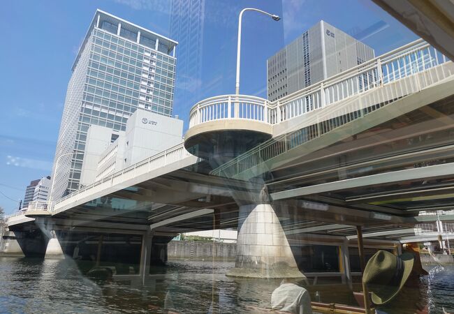 検察庁の横の橋