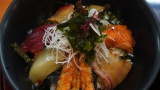 しっかりした店構えの日本料理店