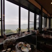 海が眺められるレストラン