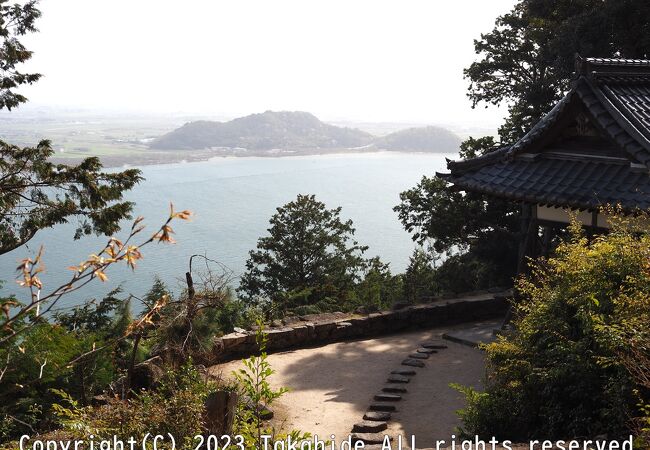 山之神と津島神社の間からの参道もあります