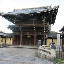 堀川通沿の興正寺