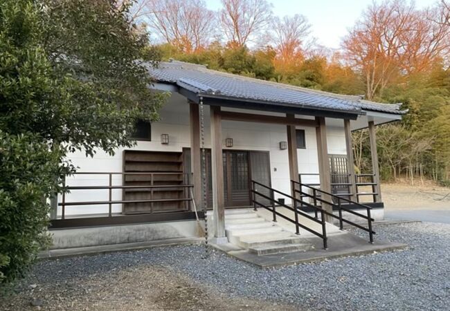 普通の住宅のような建物