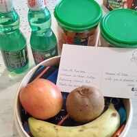 フルーツ、ポップコーン、ラムネまで入っていた。