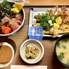 博多海鮮丼とナス