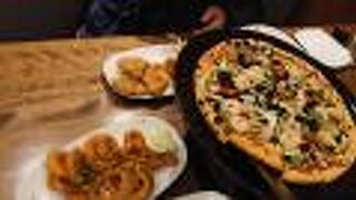 ボストンピザ　クロスアイロンミルズ