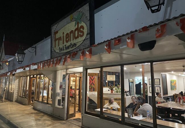 一番混み合ってる店という印象