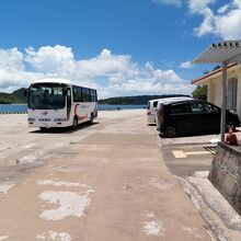 白浜港から上原港までバスに乗りました