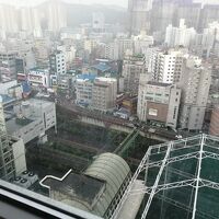 眺め良し。真下は駅なので鉄道が見えます。