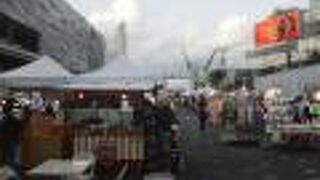 ラチャダーピセーク通りが現れました