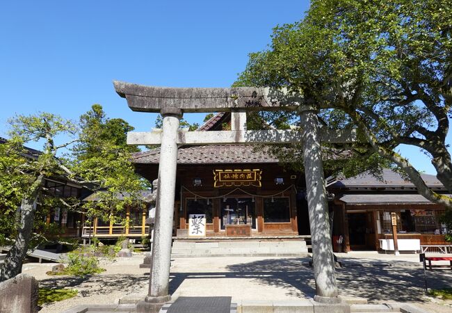 酒井家にゆかりの深い神社