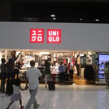 ユニクロ (成田空港第2ビル店)