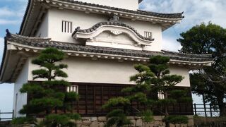 石垣が有名です