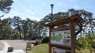 海の近くに位置し雰囲気の良い公園