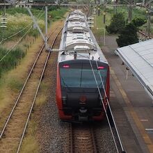 余目駅を出発する海里