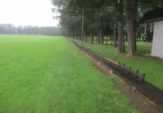 緑ヶ丘公園 グリーンパーク(400mベンチ)