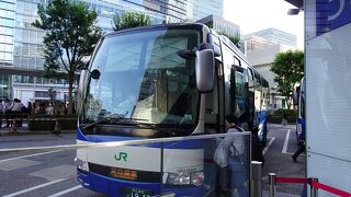 東京駅から河口湖まで移動しました