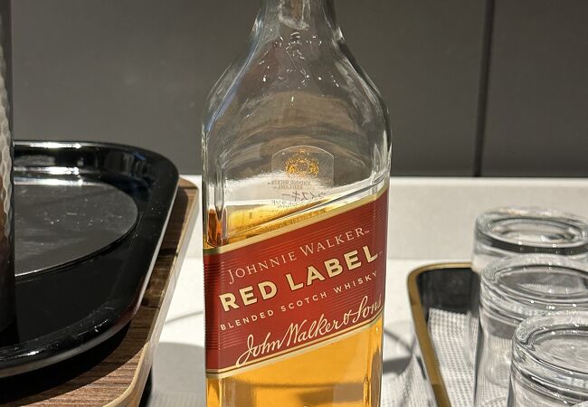 2022年10月にオープンしたANAとJAL共有の航空会社ラウンジ『ラウンジKANSAI』の口コミ